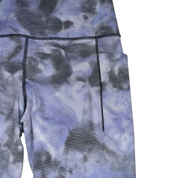 Athleta Salutation Stash Pocket II Capri Women's M Blue Black Tie Dye Striped - Picture 2 of 6